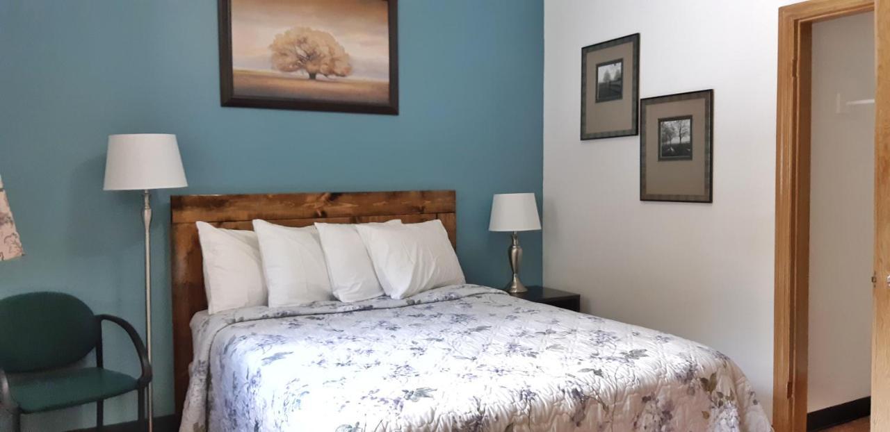 Maciver'S Motel And Camp Blind River Εξωτερικό φωτογραφία