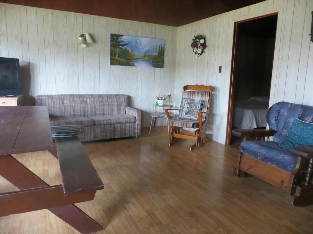 Maciver'S Motel And Camp Blind River Δωμάτιο φωτογραφία