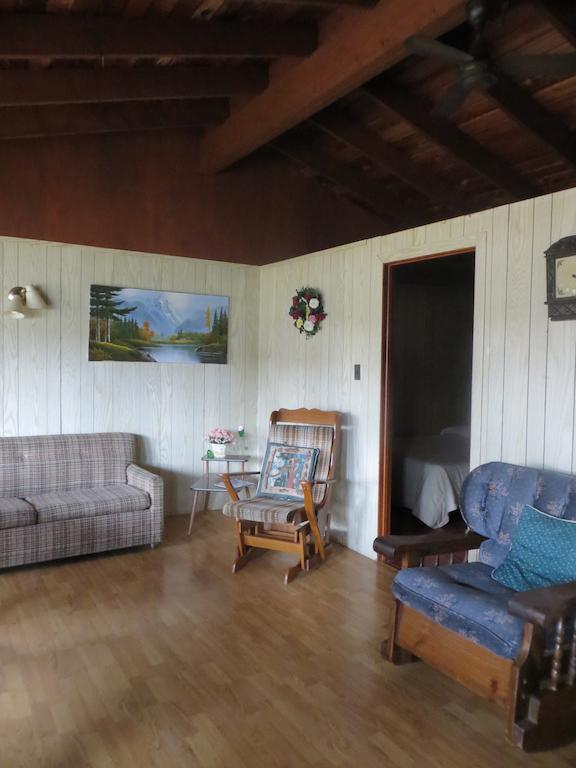Maciver'S Motel And Camp Blind River Δωμάτιο φωτογραφία